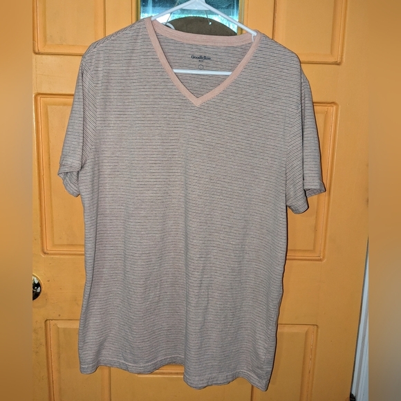 Goodfellow & Co Other - Goodfellow large men's v neck top with salmon and gray stripes